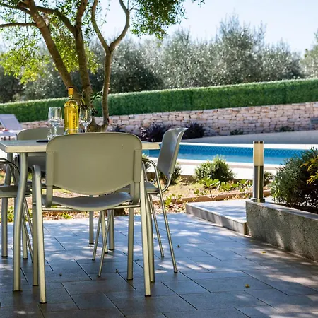 Awesome Home In Peruski With Wifi Holiday home