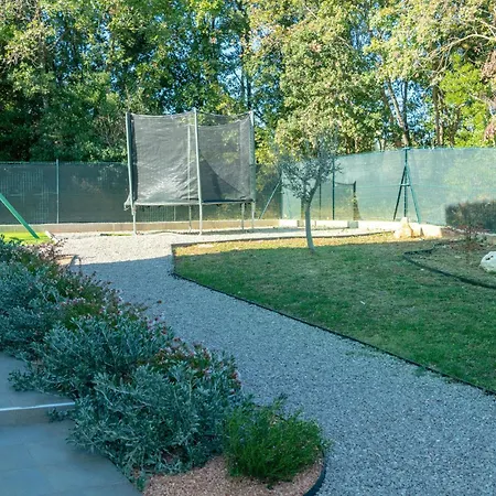 Awesome Home In Peruski With Wifi * Peruski